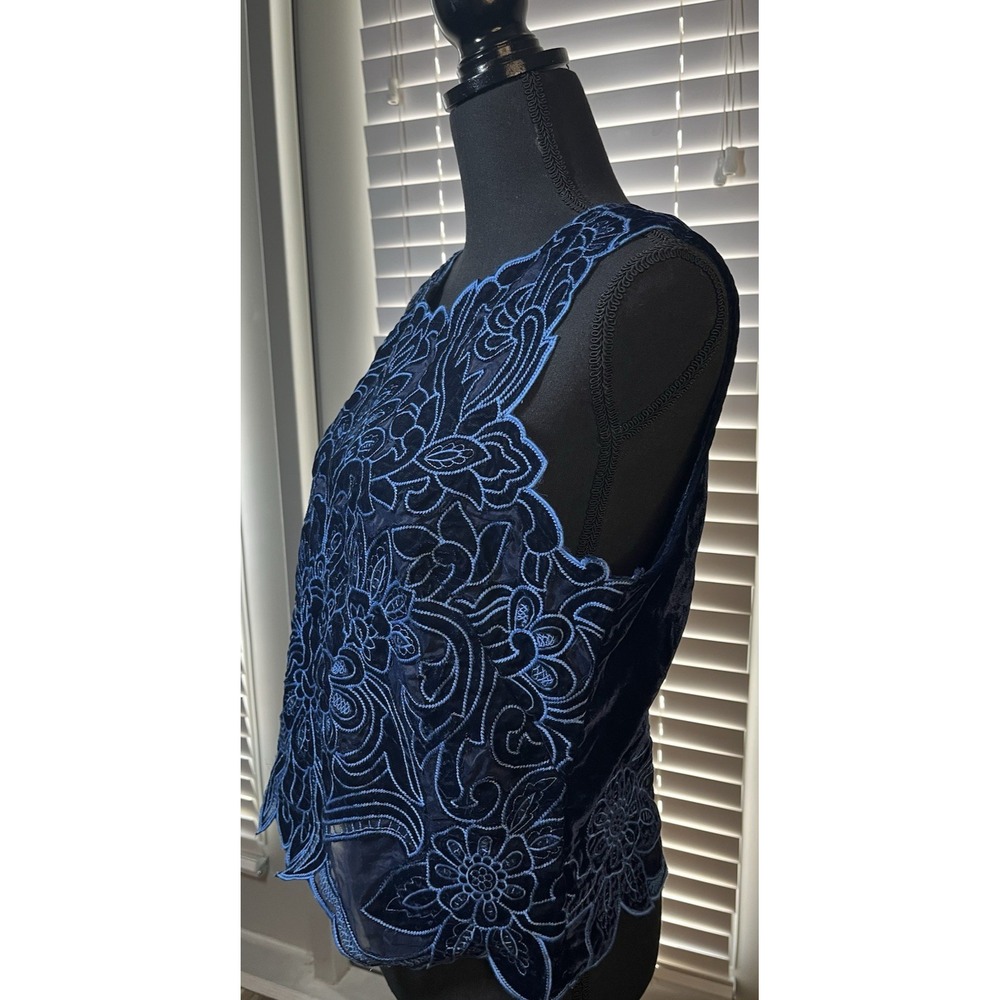 Anthropologie Lainie Sleeveless Velvet Lace Cutwork Blouse Blue Medium - Picture 5 of 11